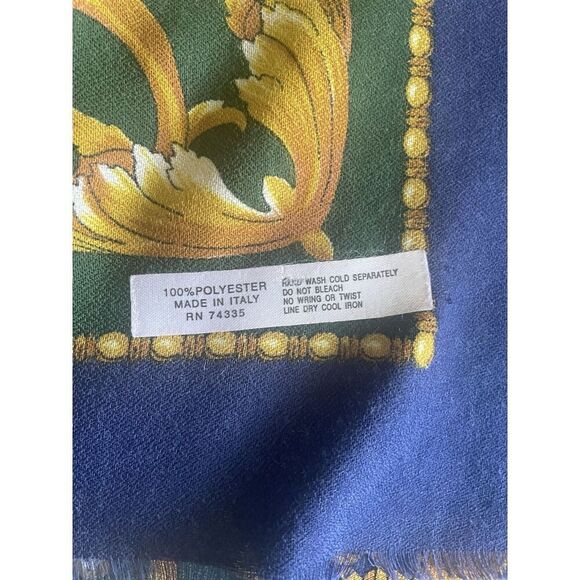 Vtg Italian Baroque Scarf Gold Chain Belt Print Square 47 inch Made in Italy - Picture 3 of 5